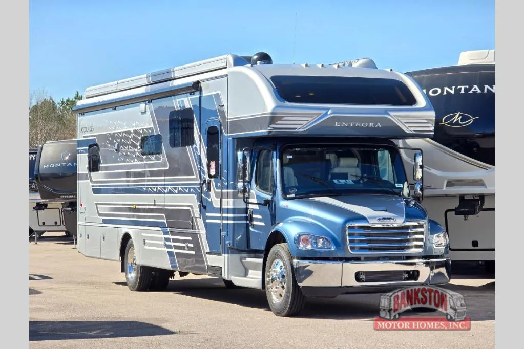 2026 Entegra Coach Accolade XL 37M - Photo 2