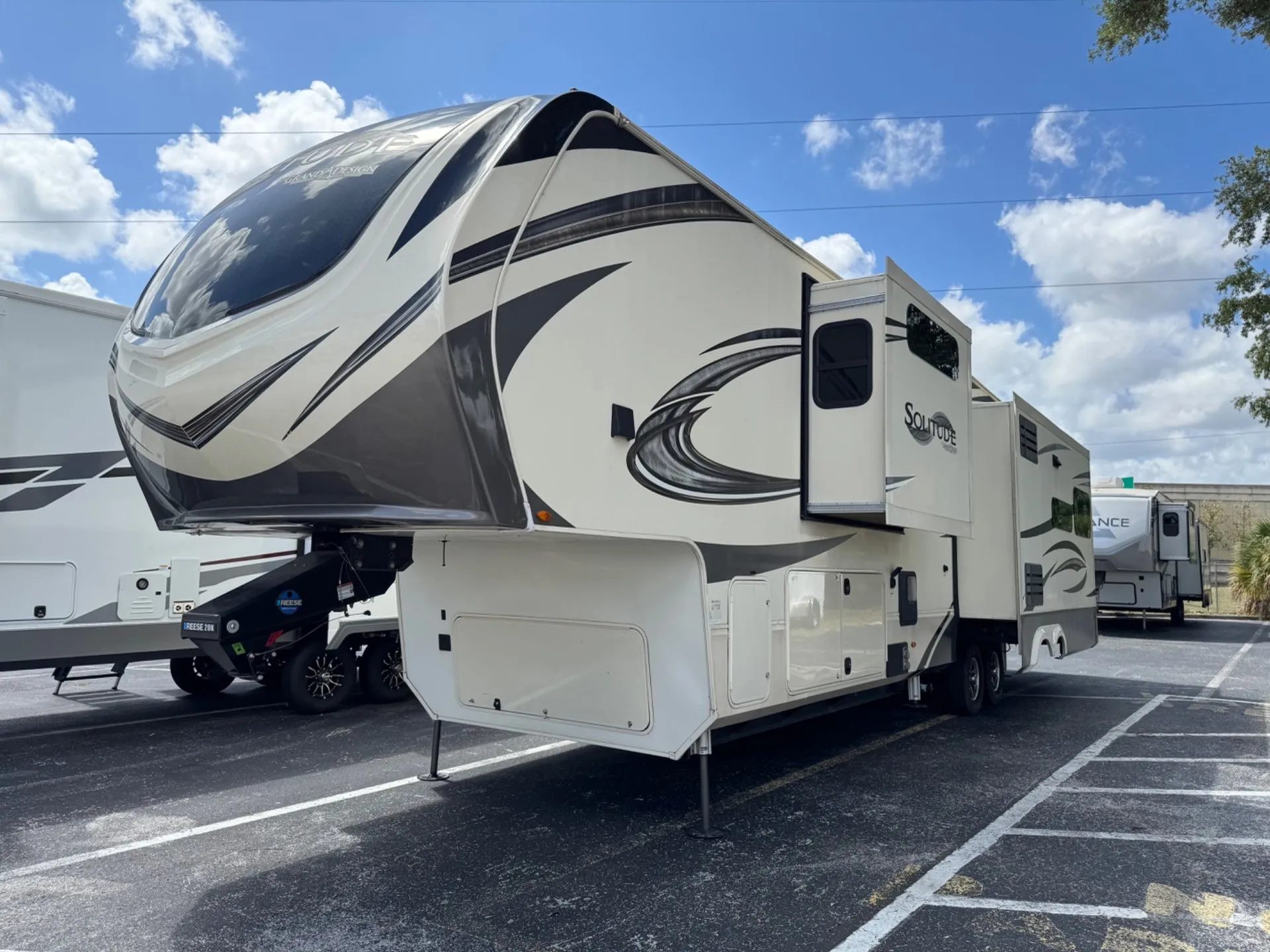 2021 Grand Design Solitude 373FB - Photo 3