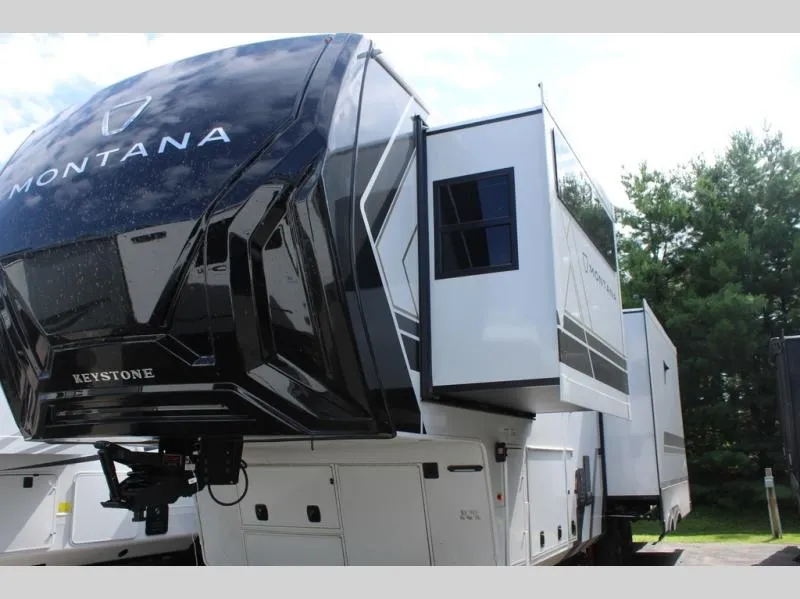 2026 Keystone Montana 3100RL - Photo 3