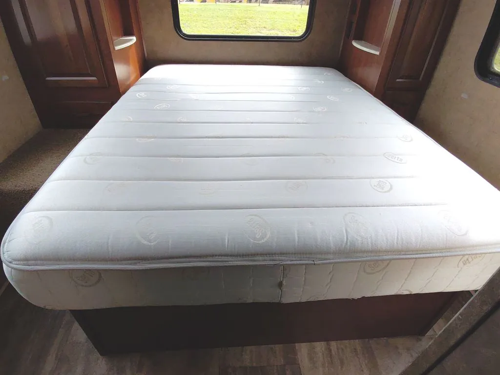 2016 Forest River Sunseeker 2650S - Photo 2