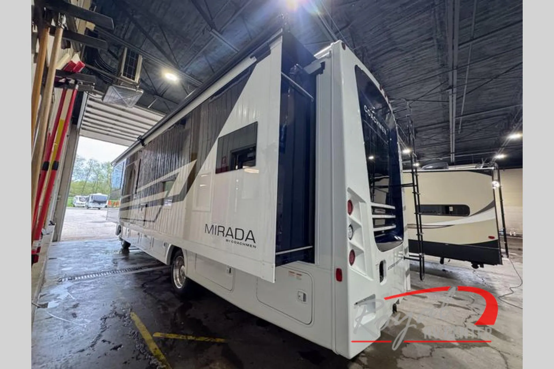 2025 Coachmen Mirada 33SS - Photo 4
