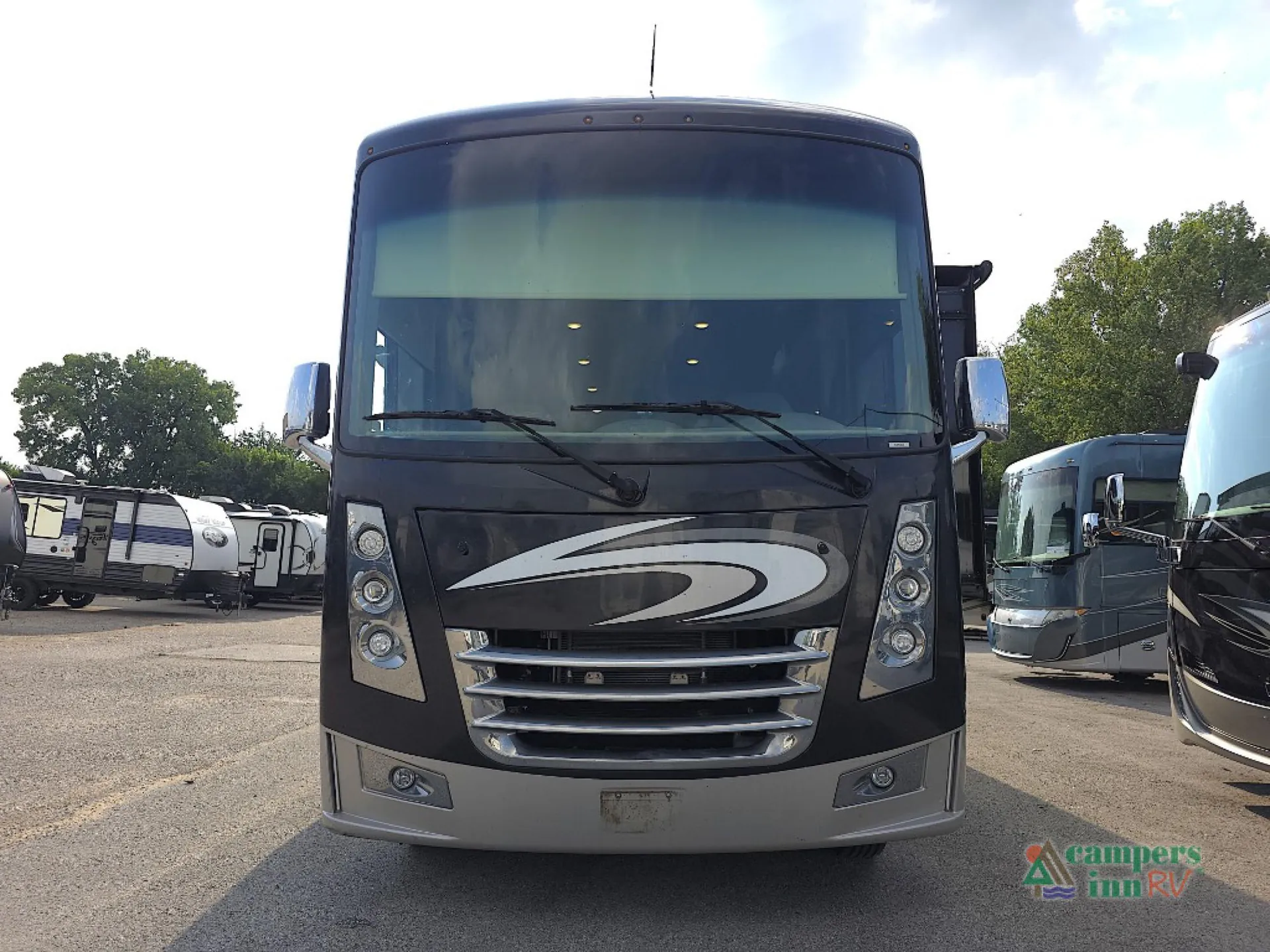 2019 Thor Motor Coach Miramar 35.2 - Photo 4
