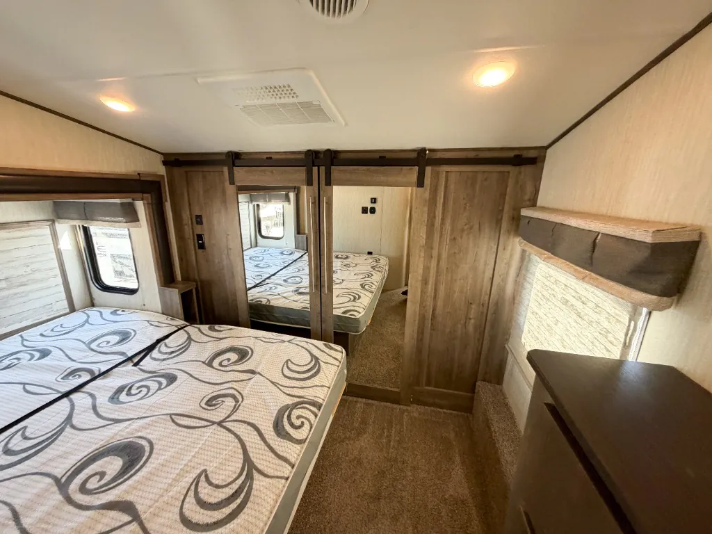 2019 Forest River Sabre 32DPT, Photos photo 25