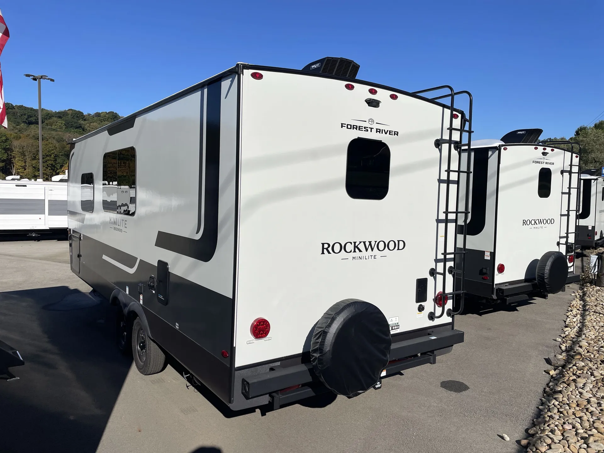 2027 Forest River Rockwood Mini Lite 2524FBT — backside