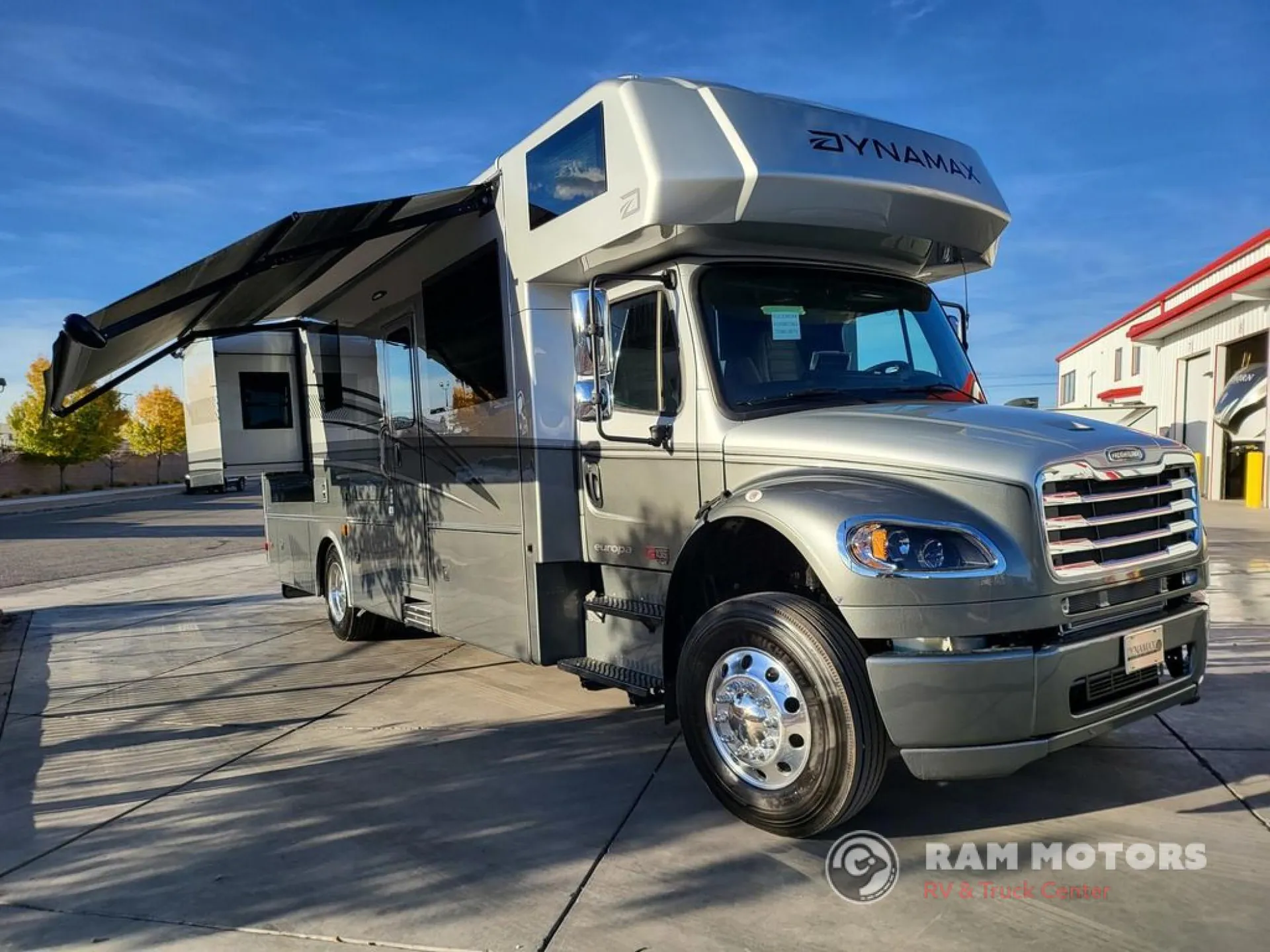 2026 Dynamax Europa 32KD - Photo 2