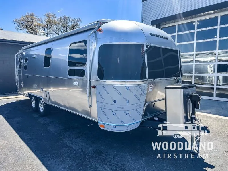 2026 Airstream Flying Cloud 27FB - Photo 2