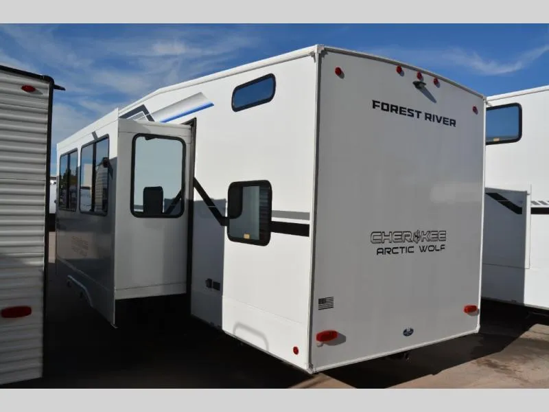 2026 Forest River Cherokee Arctic Wolf 285OPT - Photo 3