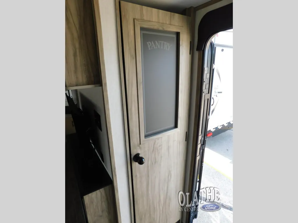 2021 Forest River Cherokee Alpha Wolf 30DBH-L, Photos photo 10