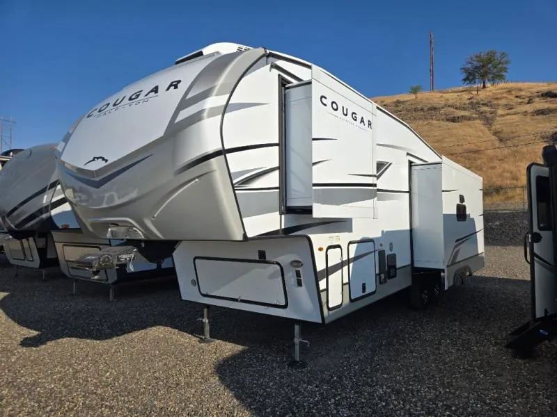 2025 Keystone Cougar Half-Ton 29RLI - Photo 4