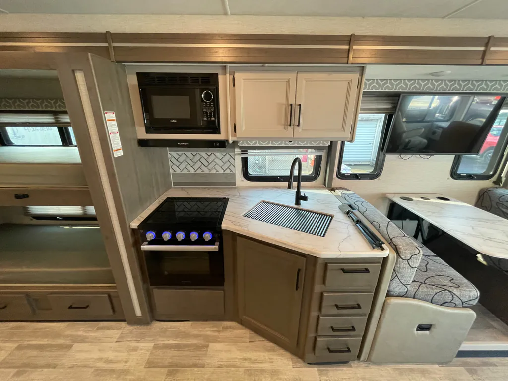 2024 Thor Motor Coach Freedom Traveler A32, Photos photo 9