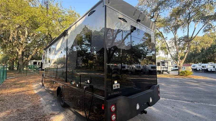 2027 Dynamax isata 6 31KSF 4x4 - Photo 4