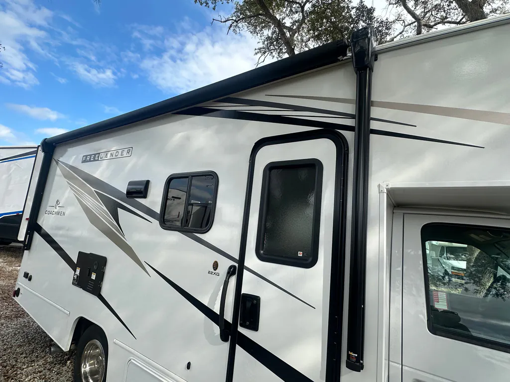 2026 Coachmen Freelander 22XG, Photos photo 8