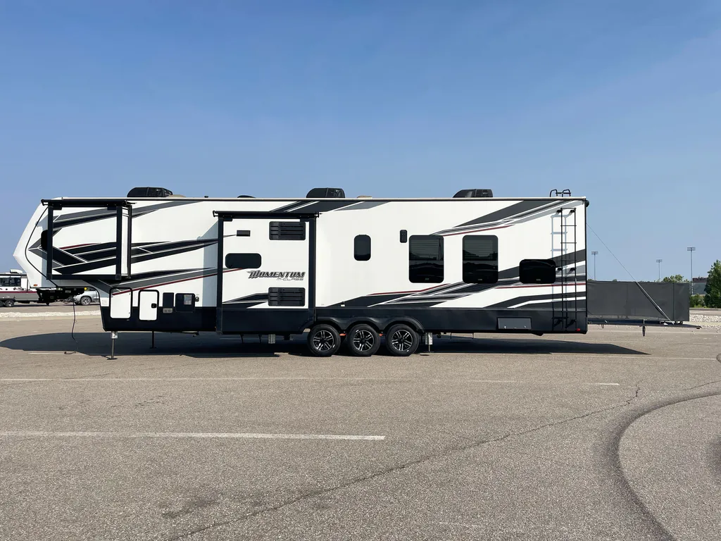 2021 Grand Design Momentum 381M, Photos photo 6