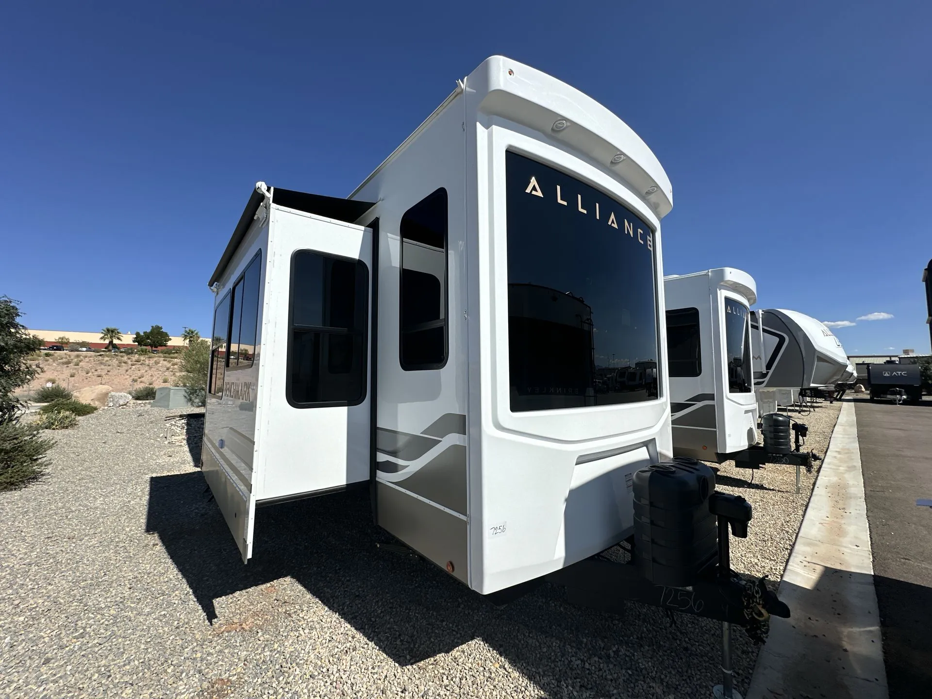 2026 Alliance RV Benchmark 42LFT - Photo 2