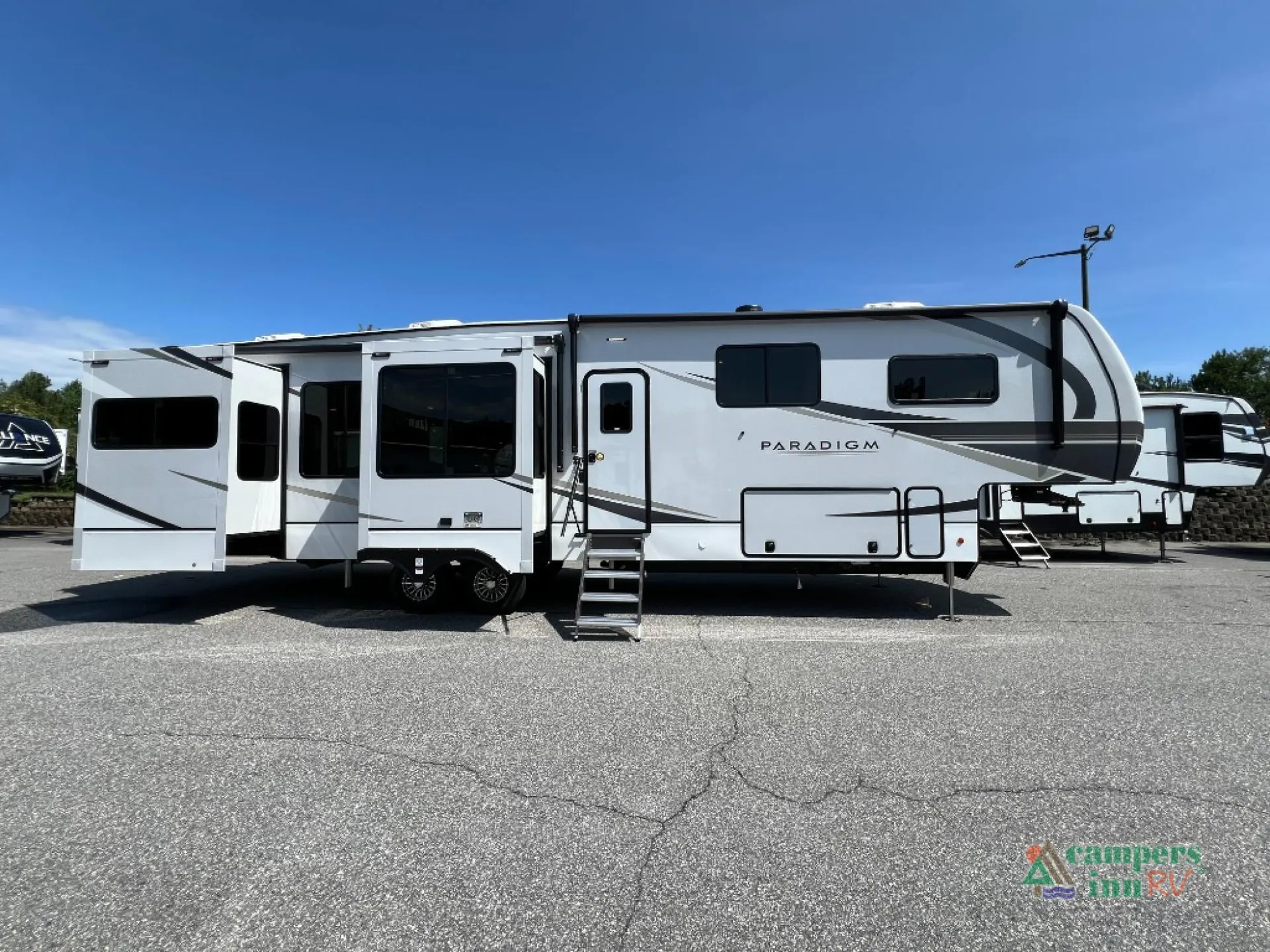 2024 Alliance RV Paradigm 375RD - Photo 4