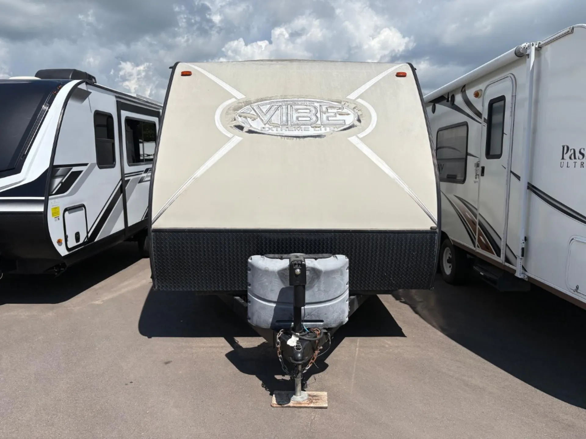 2016 Forest River Vibe Extreme Lite 250BHS dealer photo 2 from Willie's RV