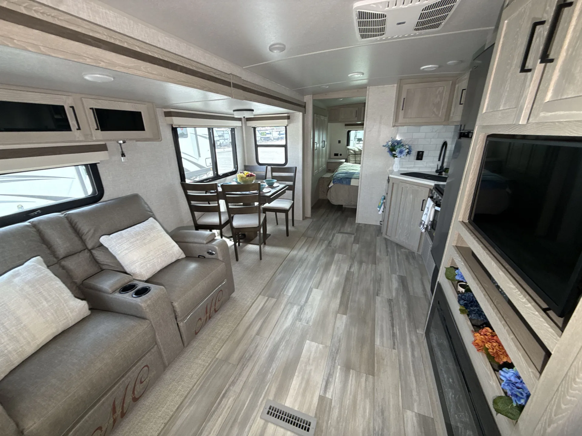2023 Forest River Rockwood Ultra Lite 2706WS — living area main