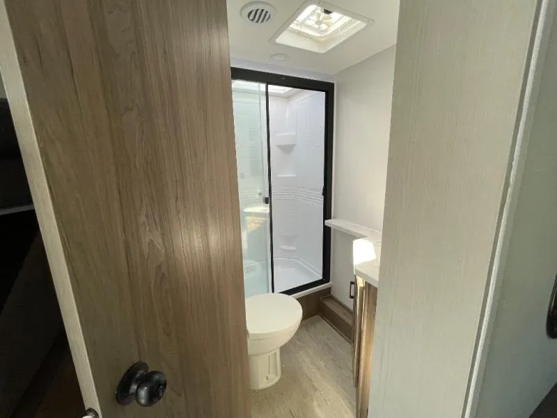 2026 Coachmen Freedom Express Ultra Lite 258BHS, Photos photo 22