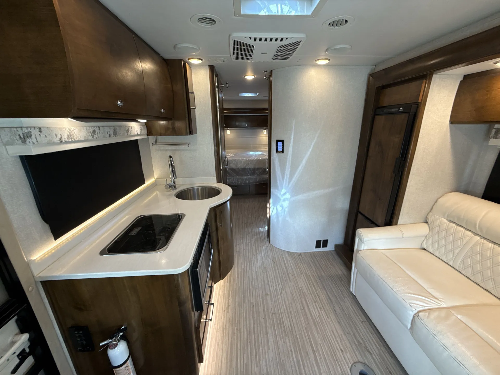 2018 Tiffin Wayfarer 24 BW dealer photo 2 from Camping World