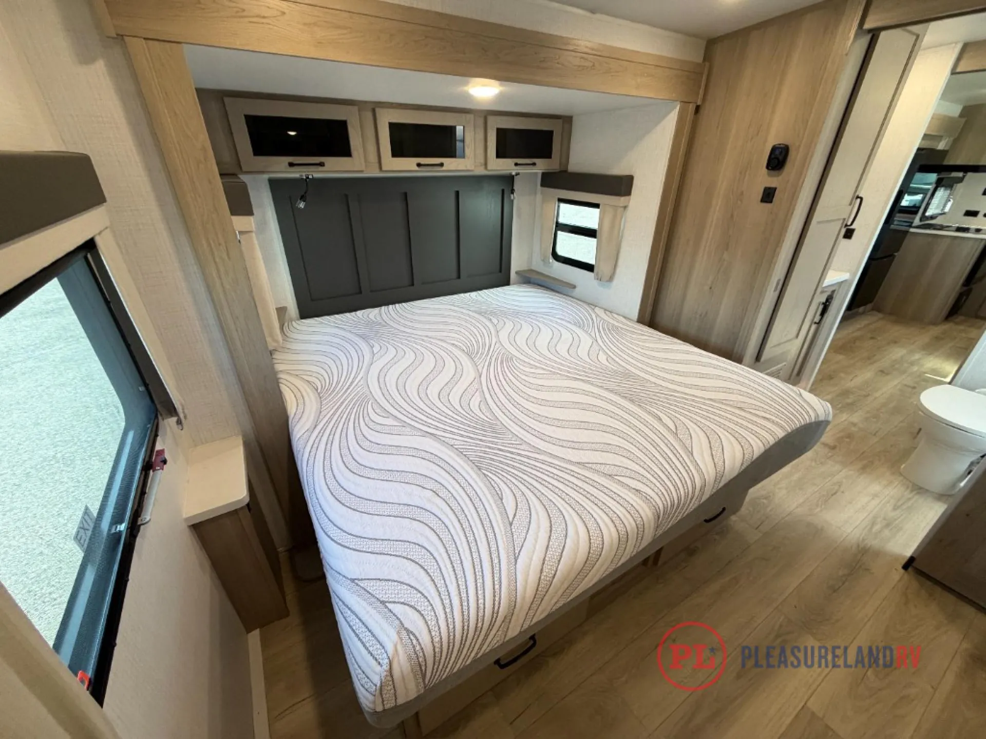 2025 Forest River Flagstaff Super Lite 26SFK - Photo 3