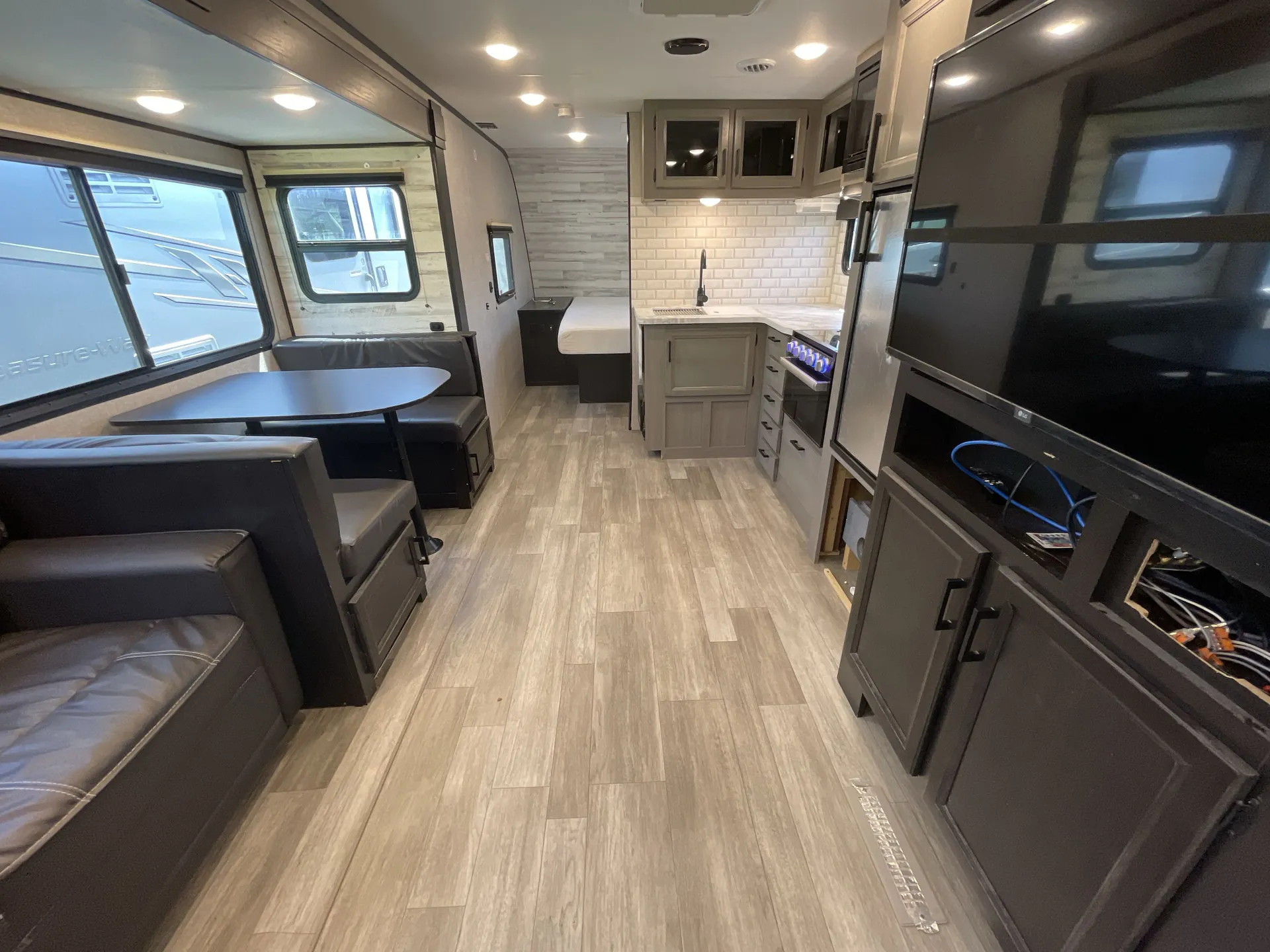 2022 Jayco Jay Feather 25RB — living area main