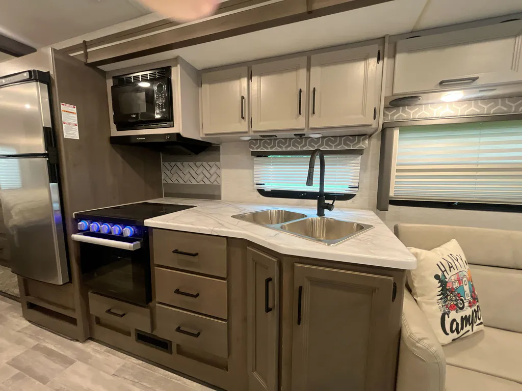 2024 Thor Motor Coach Freedom Traveler A29, Photos photo 12