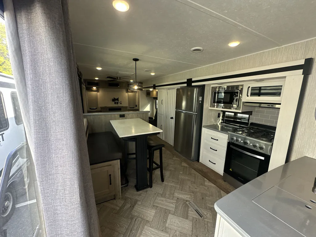 2023 Forest River Puma Vista 38DEN, Photos photo 8