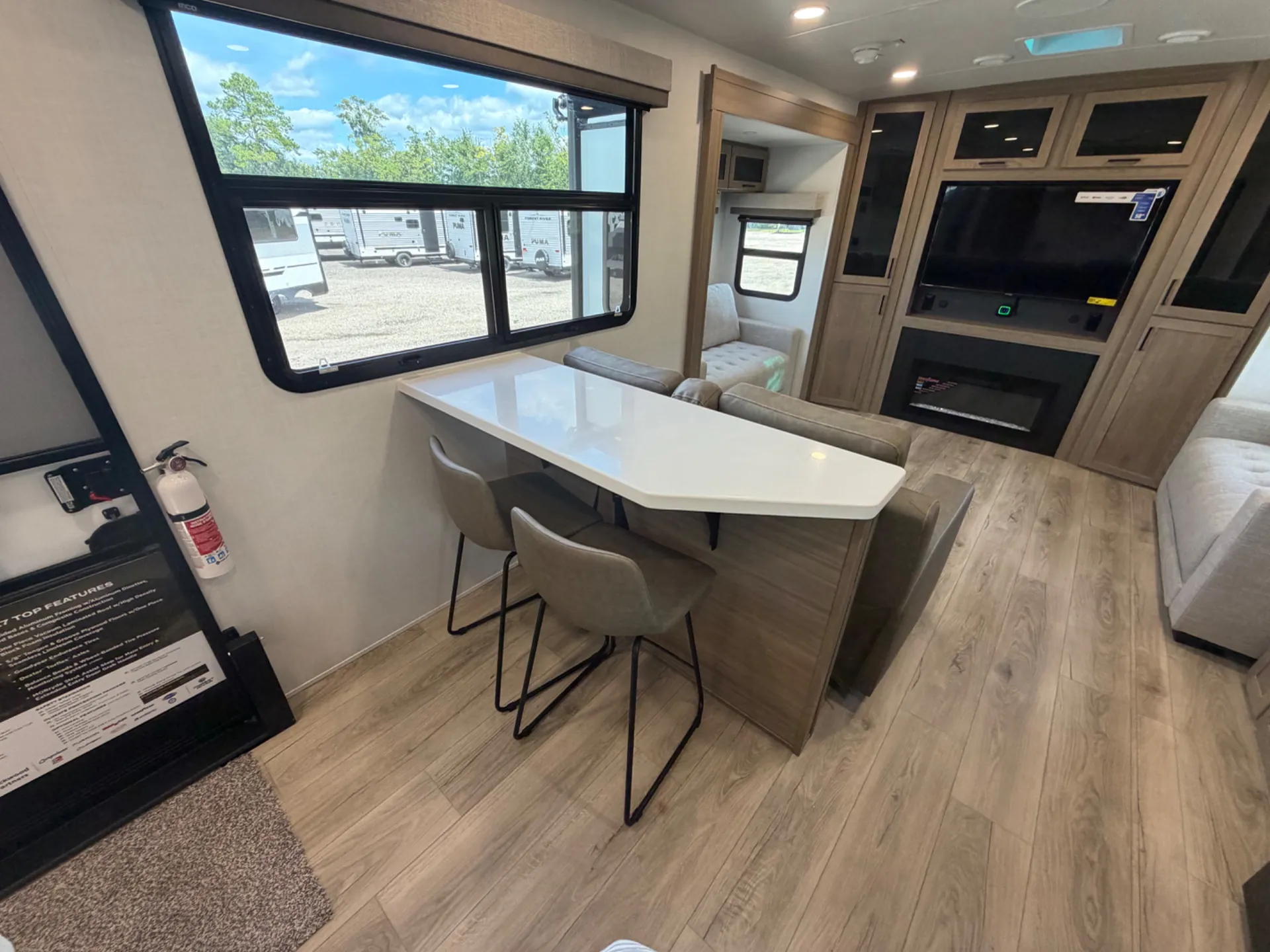 2027 Forest River Rockwood Ultra Lite 2921RL — Photo 6