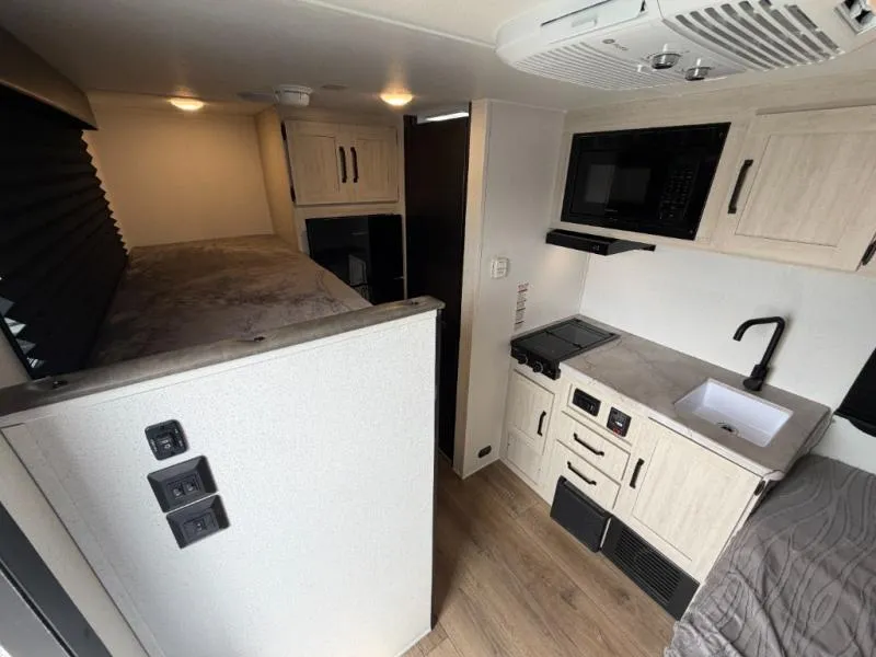 2025 Palomino Puma Camping Edition 122BHCE - Photo 4
