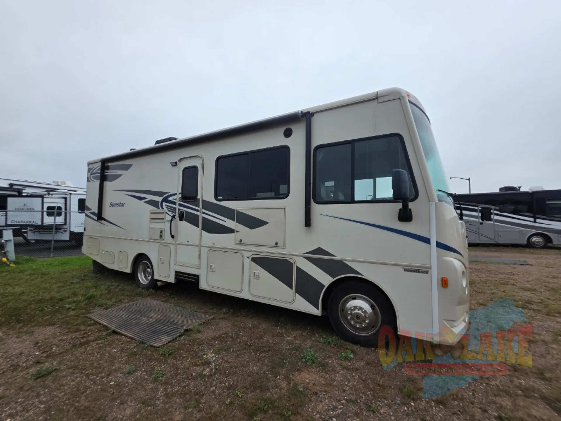 2018 Winnebago Sunstar 27P - Photo 2