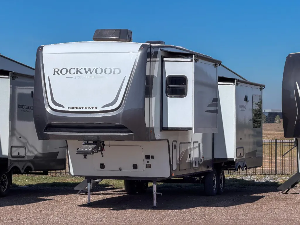 2026 Forest River Rockwood Signature R372RL, Photos photo 17