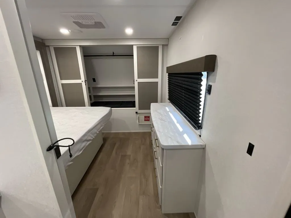 2027 Grand Design Transcend 335BHT, Photos photo 38