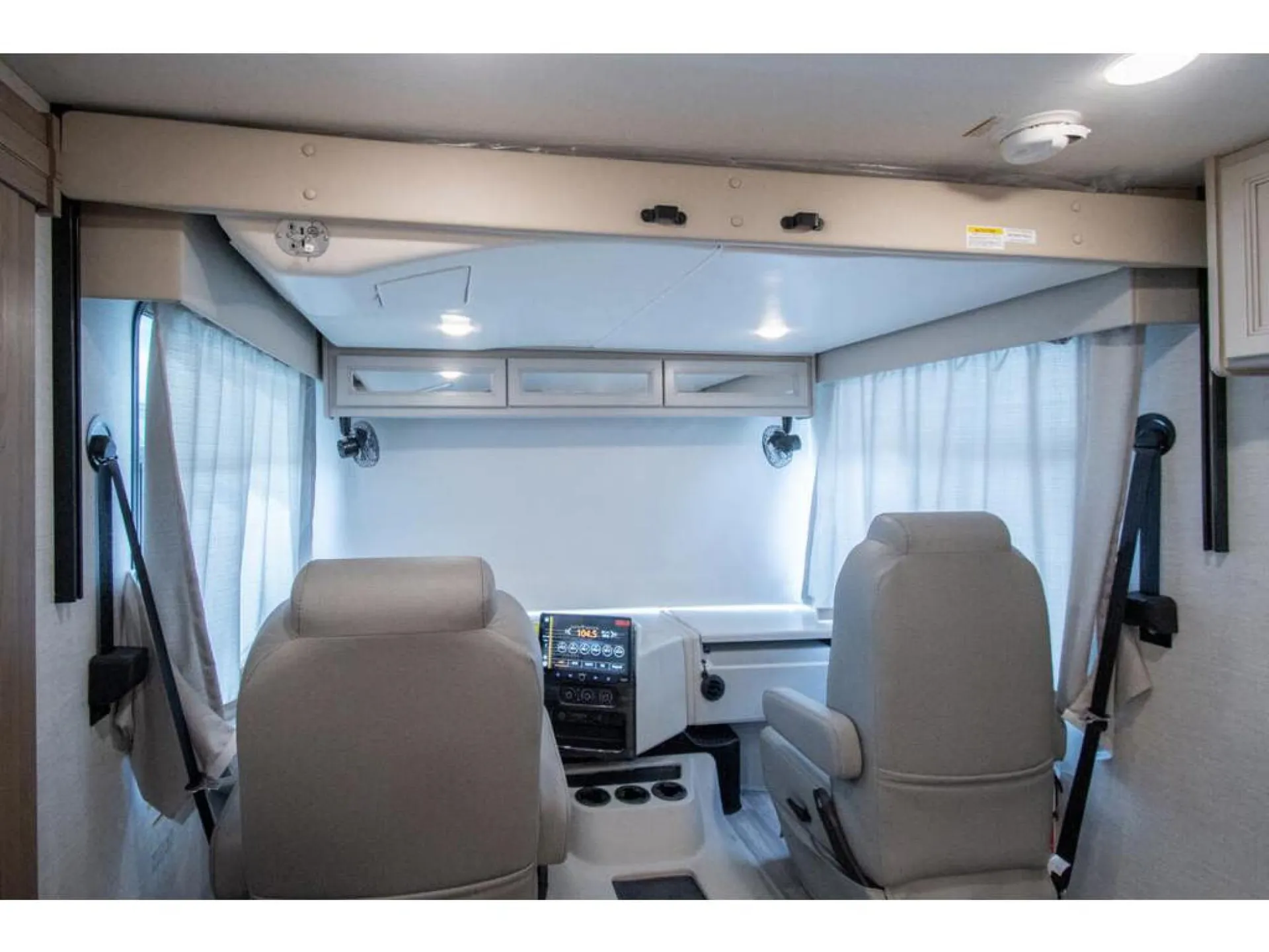 2026 Thor Motor Coach Luminate GG35 - Photo 4