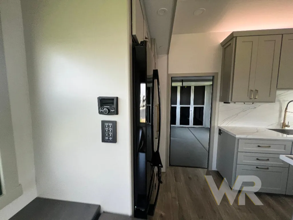 2026 Brinkley Model G 3950, Photos photo 62