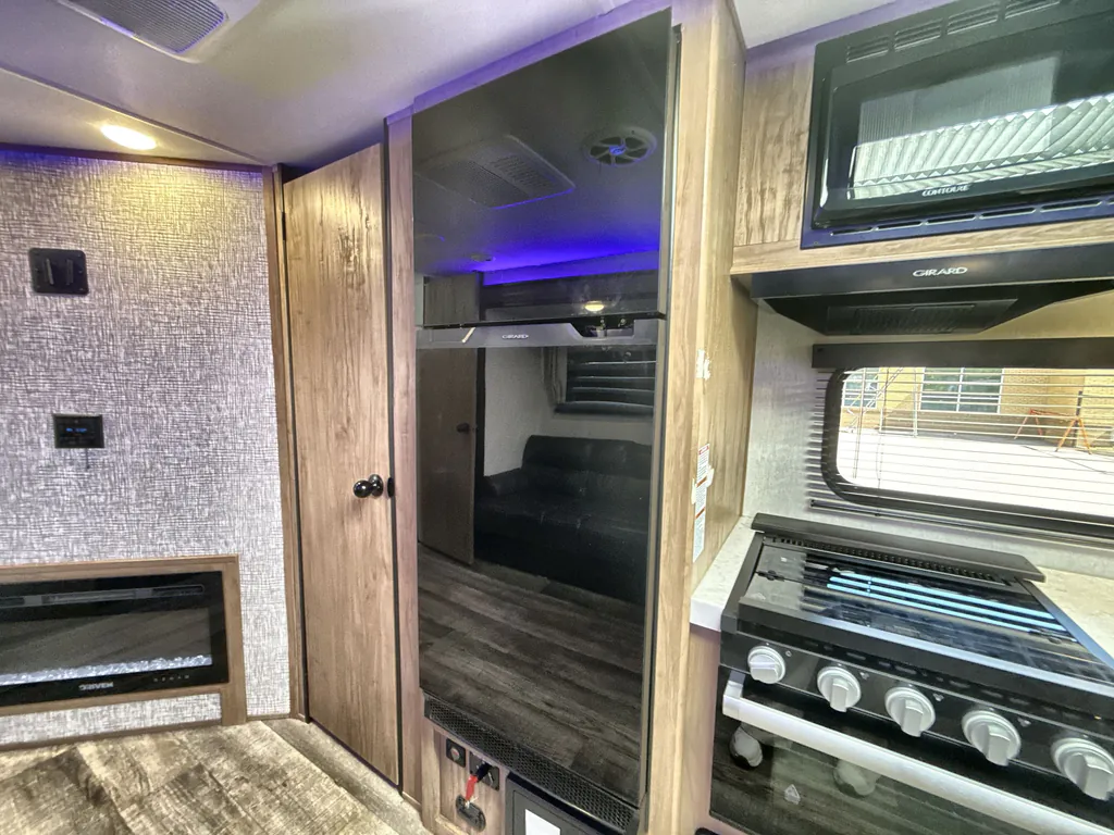 2023 Forest River Cherokee Grey Wolf 27DBH, Photos photo 9
