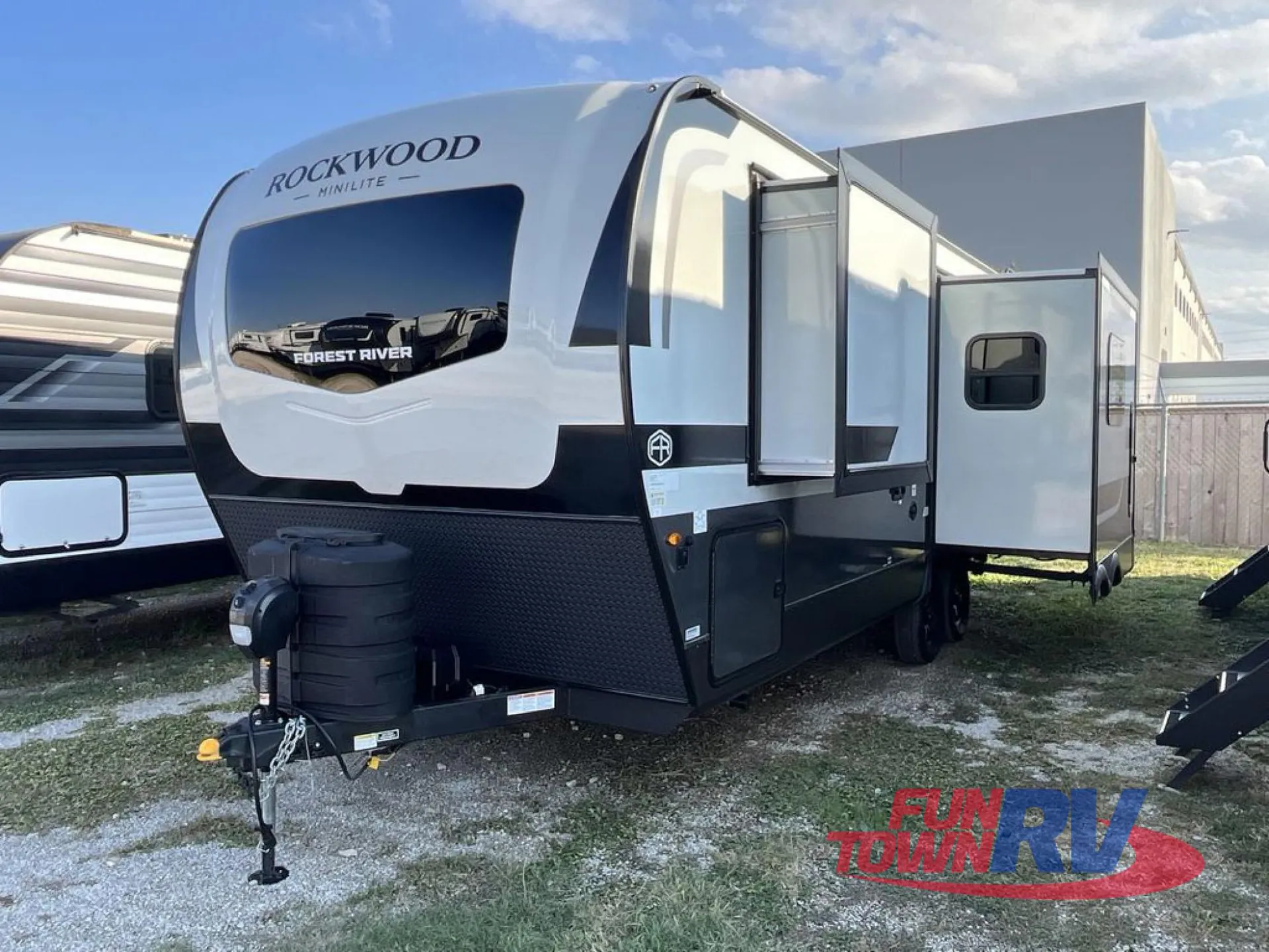 2026 Forest River Rockwood Mini Lite 2515S - Photo 4