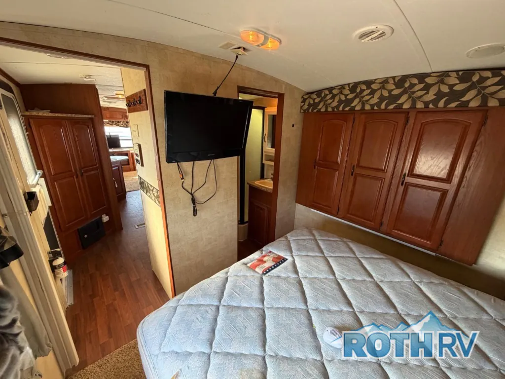 2011 Keystone Outback 298RE, Photos photo 29