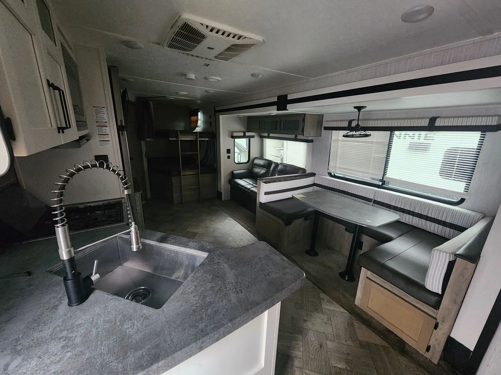 2021 Forest River PALOMINO PUMA 28BHSS - Photo 2