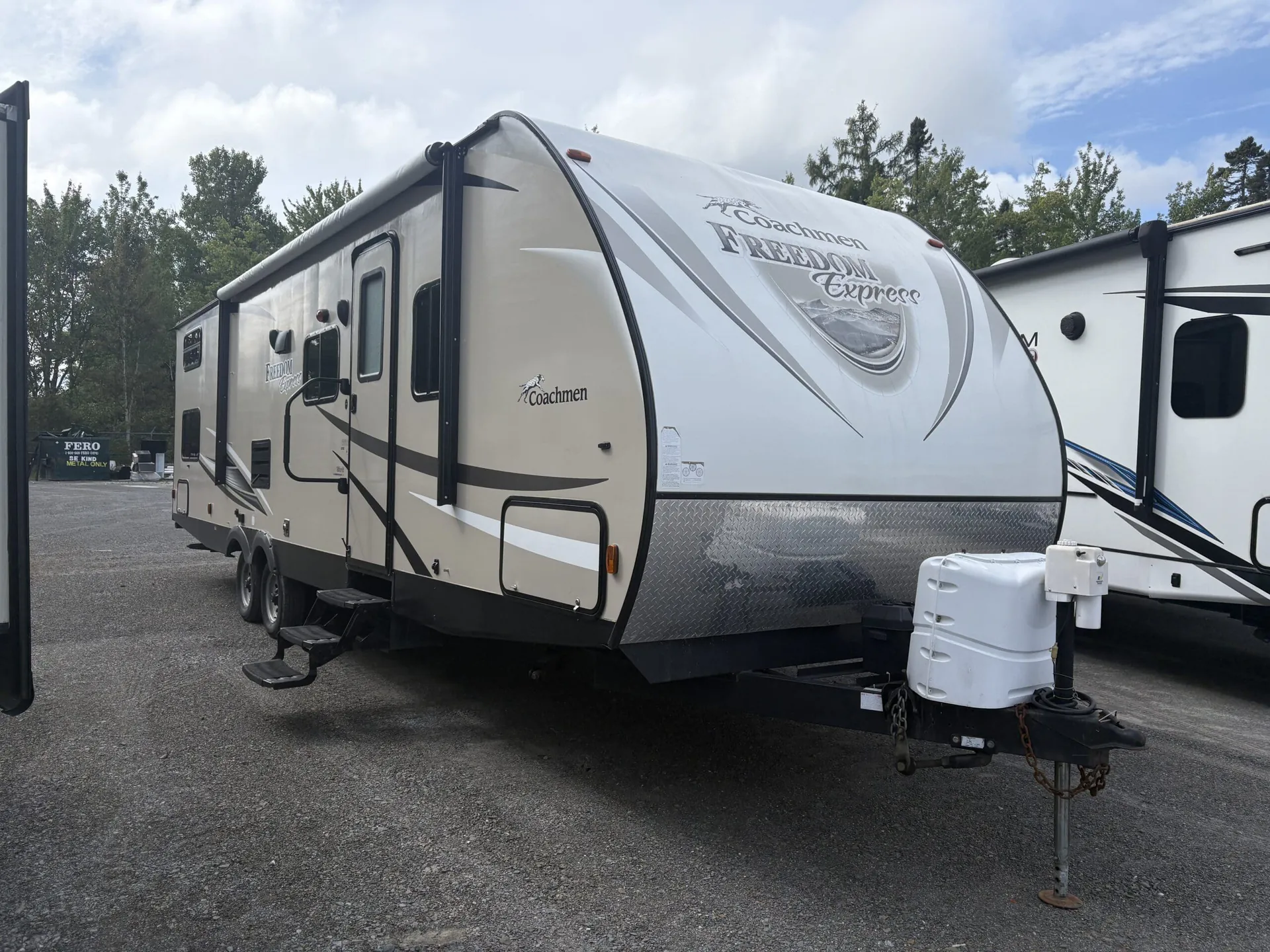 2017 Coachmen Freedom Express 29SE - Photo 2