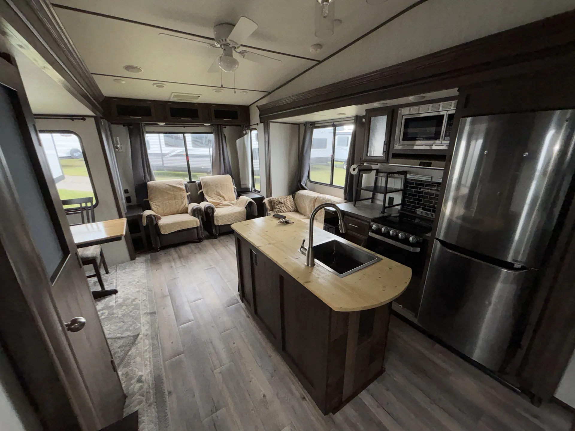 2019 Forest River Cherokee Arctic Wolf 285DRL4 — living area main