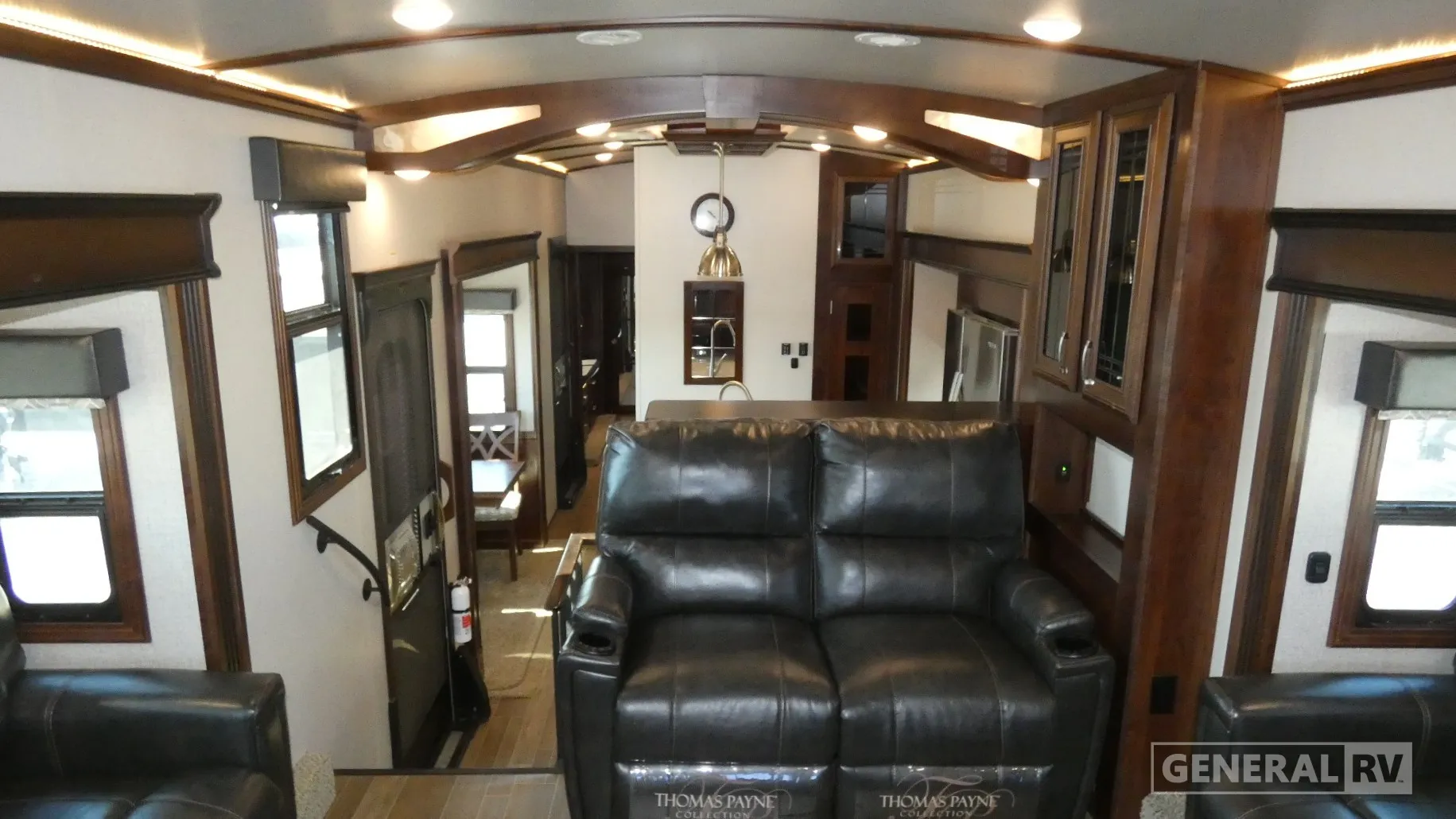 2019 Jayco Pinnacle 38FLWS - Photo 3
