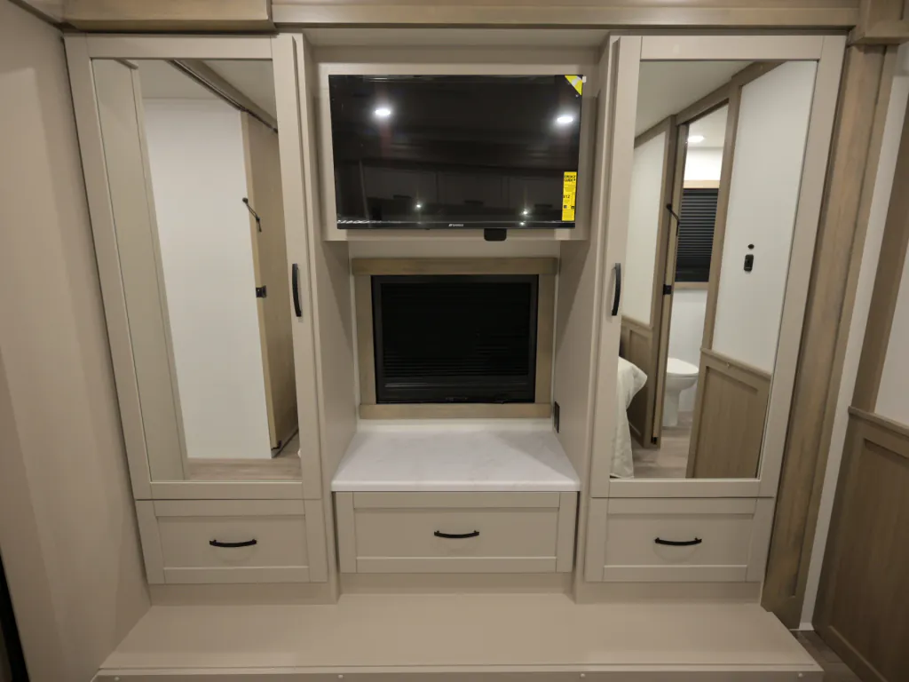 2027 Entegra Coach Vision XL 36C, Photos photo 35