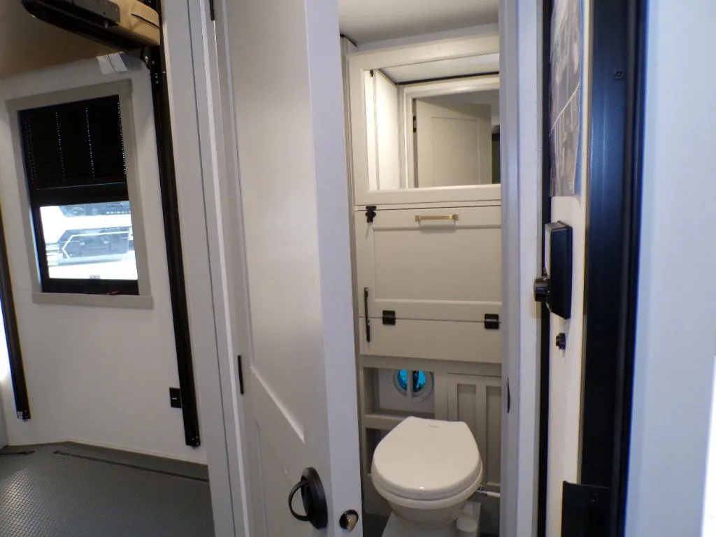 2026 Brinkley Model G 3520, Photos photo 36