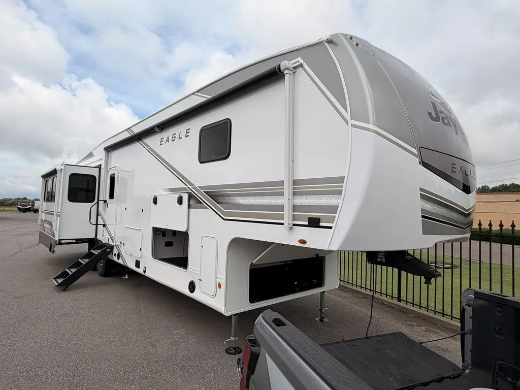 2027 Jayco Eagle 355MBQS - Photo 2