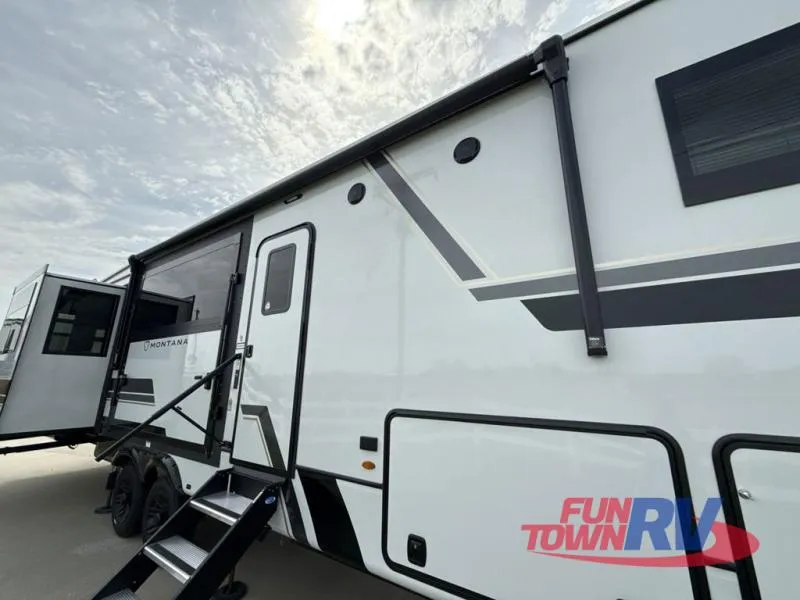 2026 Keystone Montana 3532SP - Photo 4