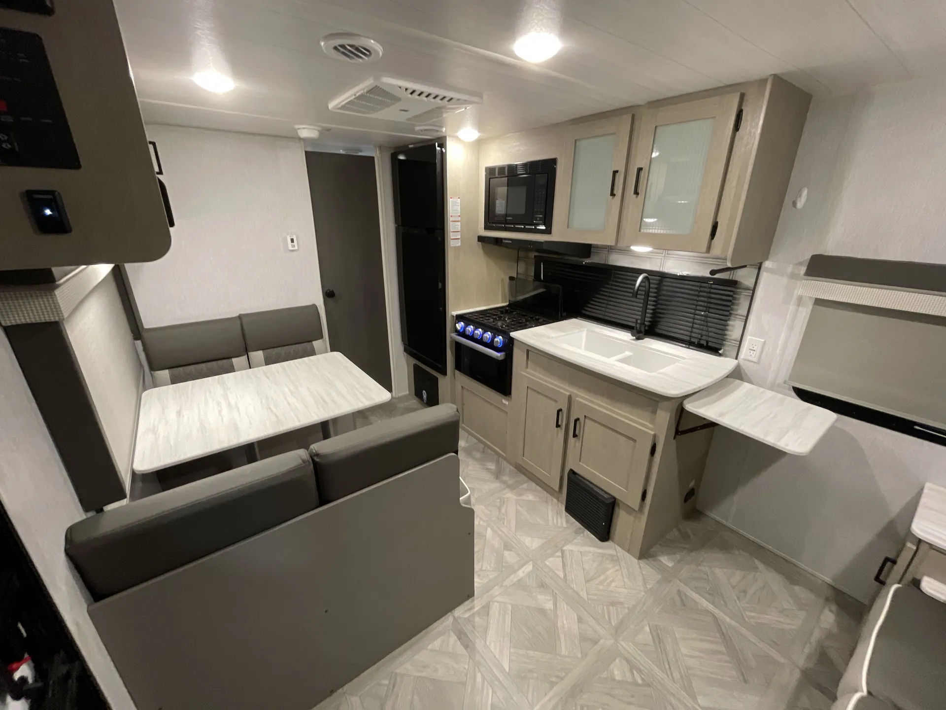 2023 Forest River Salem Cruise Lite 171RBXL — backside