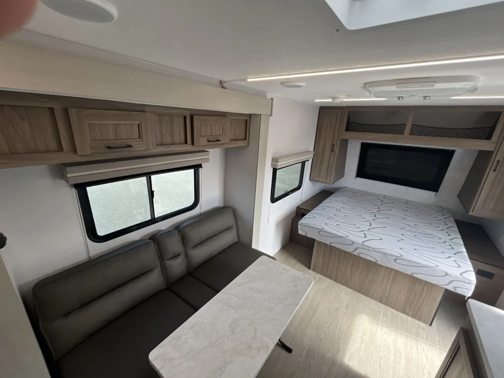 2026 Coachmen Freedom Express Select 18SE, Photos photo 8