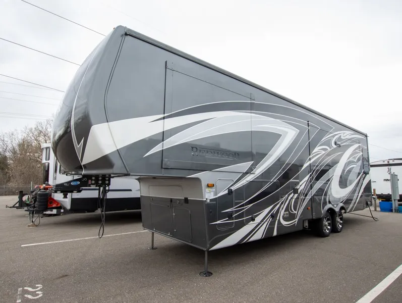 2023 CrossRoads Redwood RW3401RL