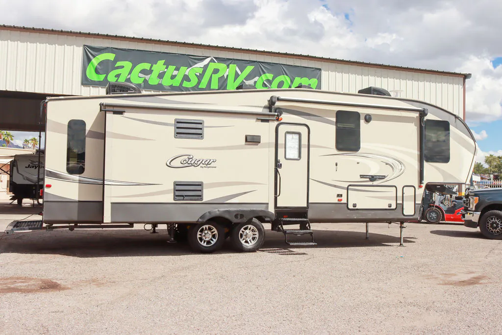 2016 Keystone Cougar 303RLS - Photo 2