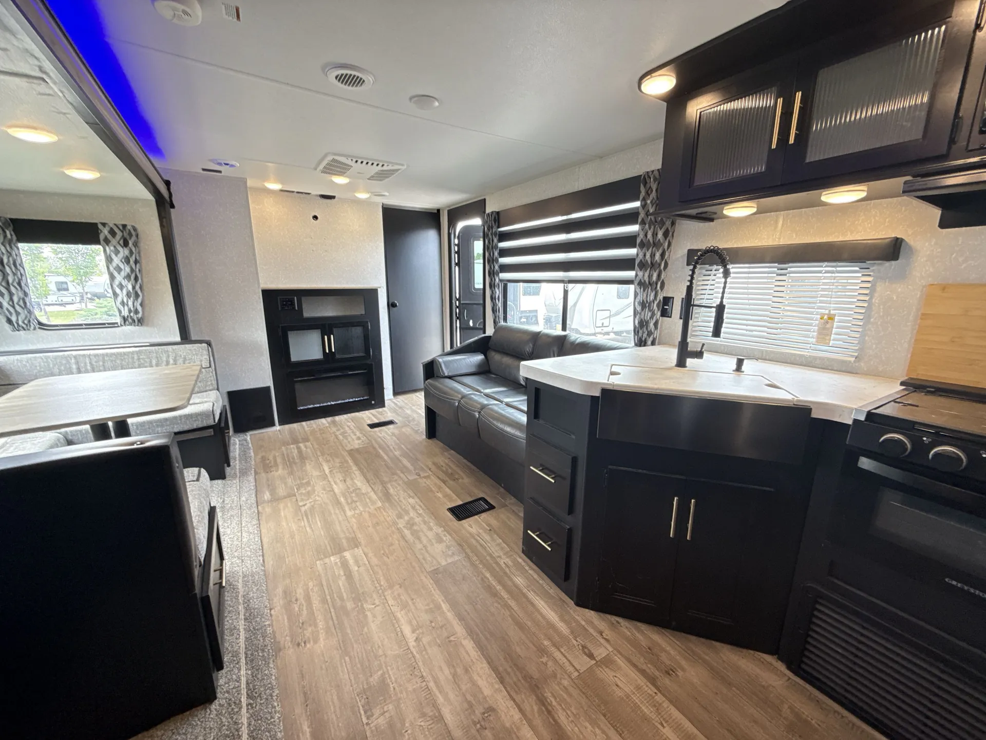 2022 Forest River Cherokee 274BRB — living area main